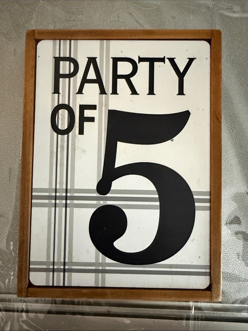 Home Party Supplies "Party of 5" Plaque - Black and White